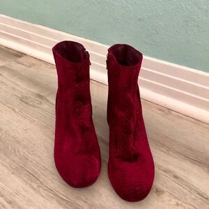 Fun beautiful booties by ZigiSoho size 8